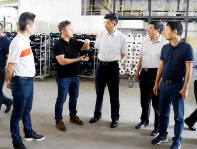 彭永宏校長(zhǎng)率隊(duì)到博羅縣園洲鎮(zhèn)開(kāi)展服裝紡織產(chǎn)業(yè)調(diào)研