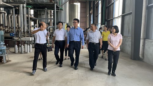 安康市舉行“萬(wàn)企興萬(wàn)村”行動(dòng)現(xiàn)場(chǎng)啟動(dòng)會(huì)，永宏強(qiáng)調(diào)推動(dòng)鄉(xiāng)村振興與企業(yè)共贏